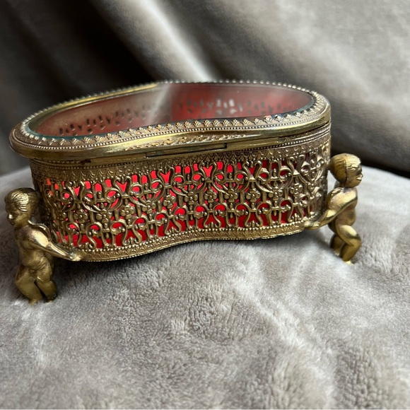VINTAGE Brass Red Velvet Heart-Shaped Cherub Jewelry Trinket Box with Glass Lid - Picture 6 of 11